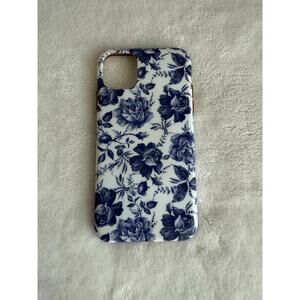 Casely 11 Pro iphone Phone Case Blue and White‎ Rose Floral